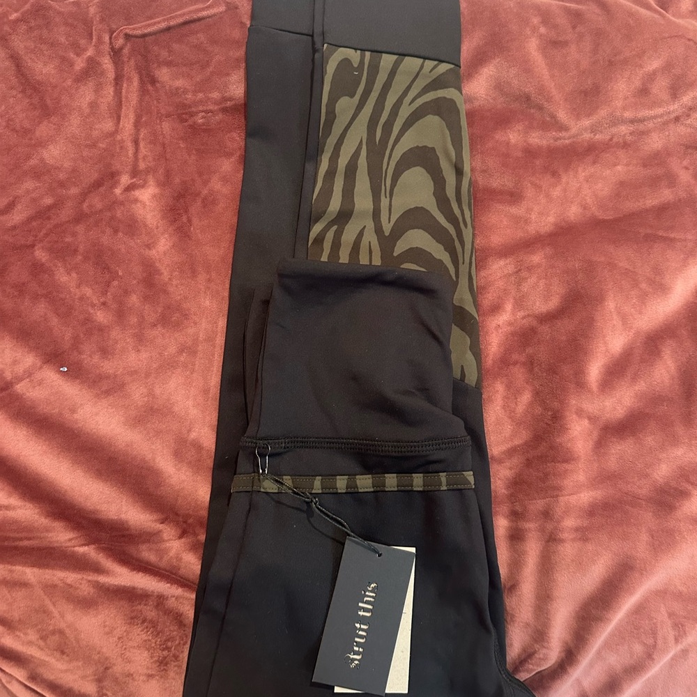 Strut This Black and Green Zebra Print Ankle Length Leggings